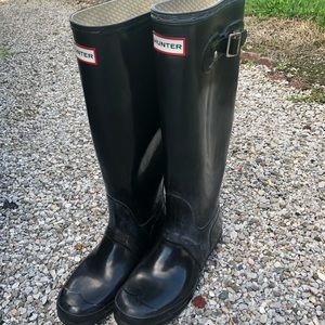 Black hunter boots in great condition!